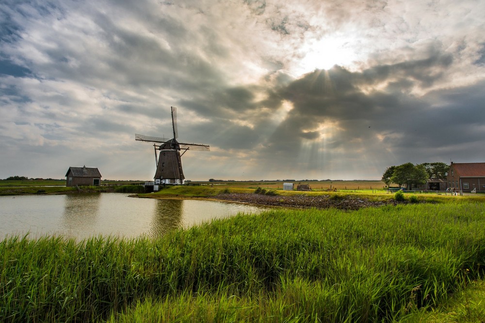 Rederij van Hulst - Rondvaarten, dagtochten en specials Rederij van Hulst - Rondvaarten, dagtochten en specials